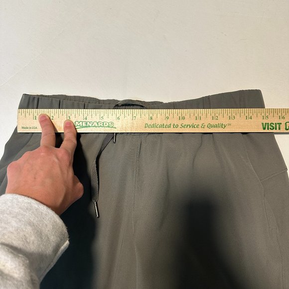 Lululemon On the Fly Sage Green 7/8 Pants Sz 8 - Picture 5 of 7